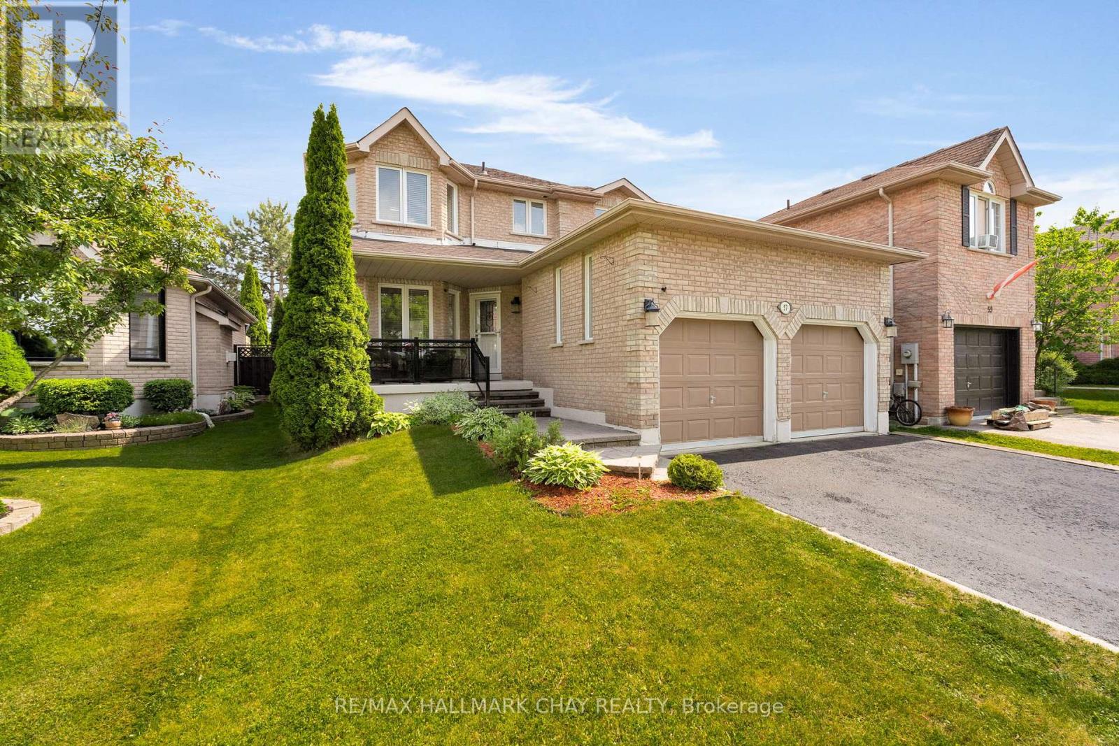 57 Violet St, Barrie, ON L4N 9N3