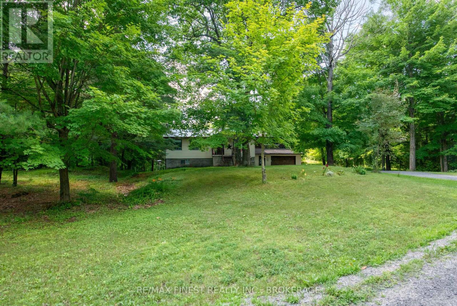 90 Bradshaw Rd, South Frontenac, ON K0H 2V0