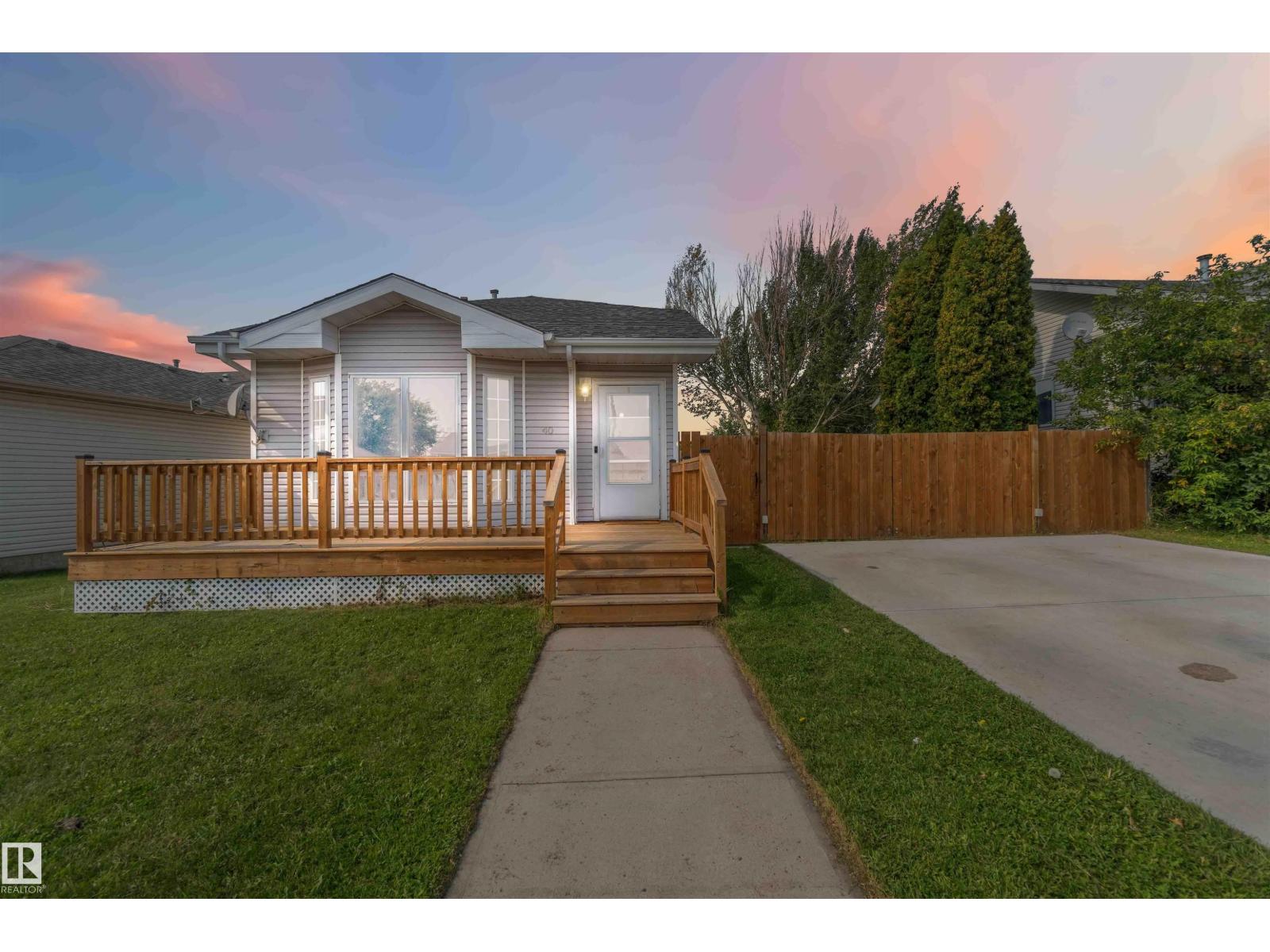 40 Lunnon Dr, Gibbons, AB T0A 1N0