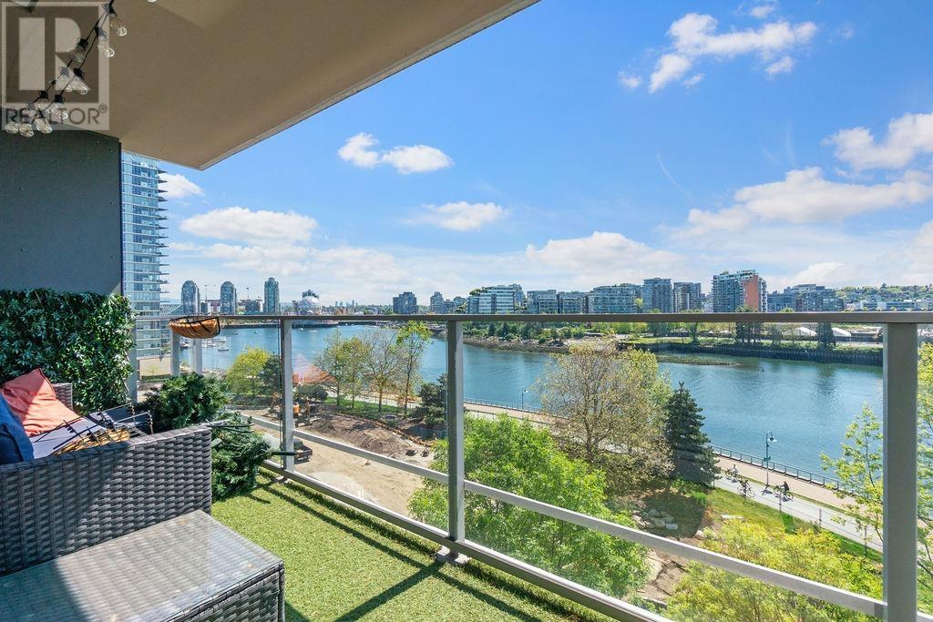 980 Cooperage Way Unit 801, Vancouver, BC V6B 0C3