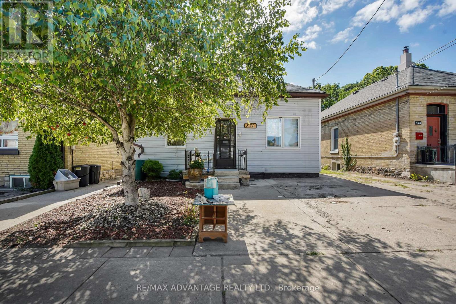 571 Elizabeth St, London, ON N5W 3S5