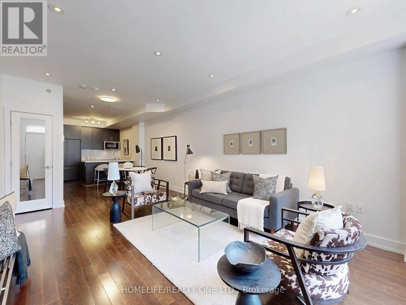 220 Brandon Ave #50 Ave, Toronto, ON M6H 3Z4