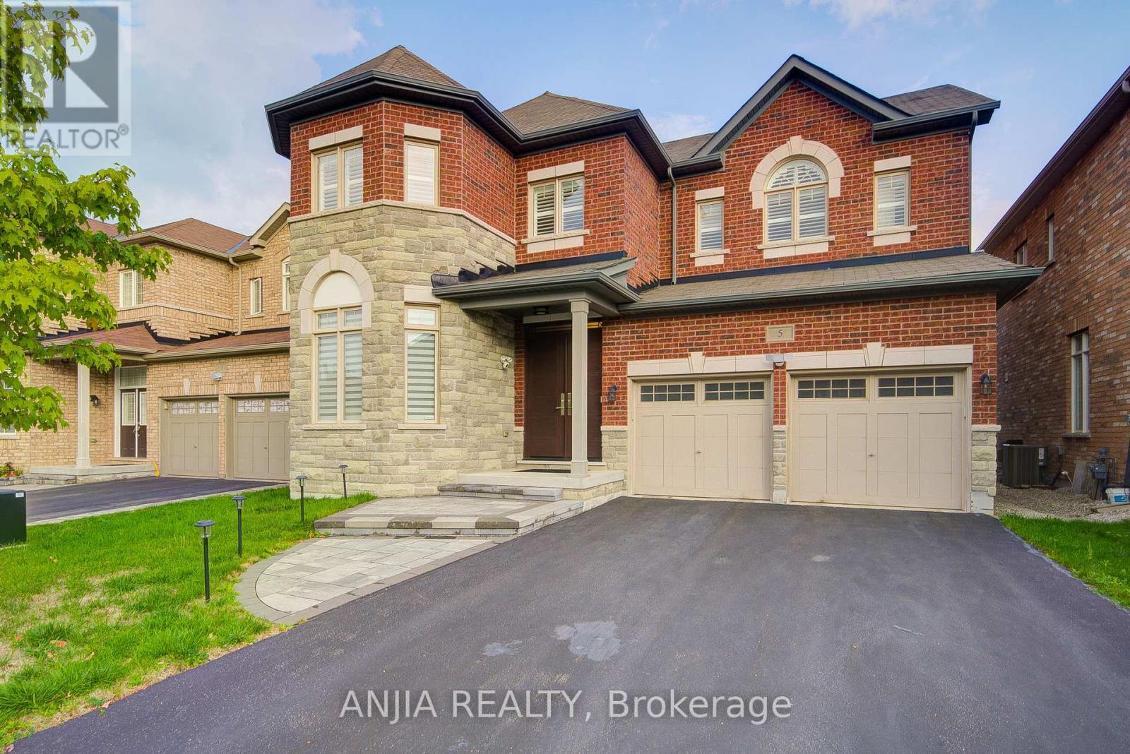 5 Warton Ct, Markham, ON L6E 2G1