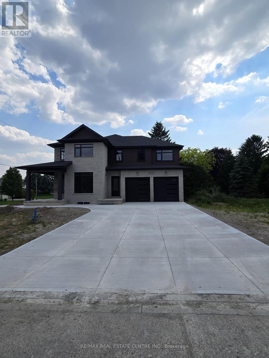 4 Elm St, Ingersoll, ON N5C 1R8