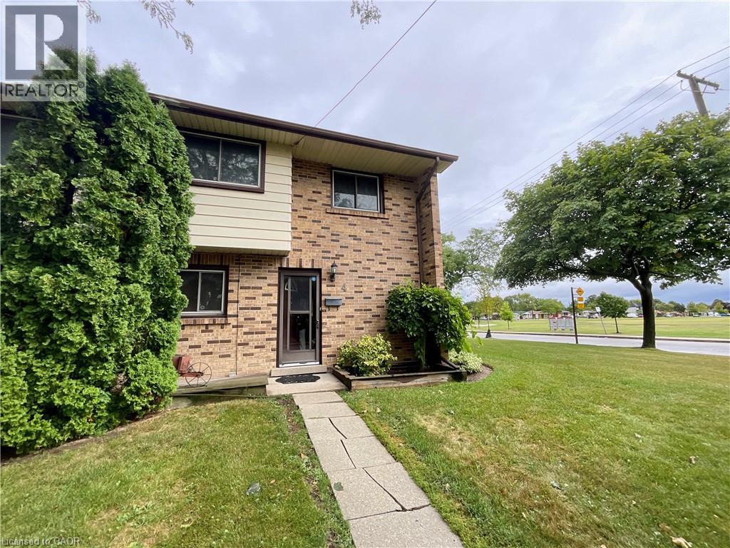 4 Rosanne Cres, Hamilton, ON L8T 2T7