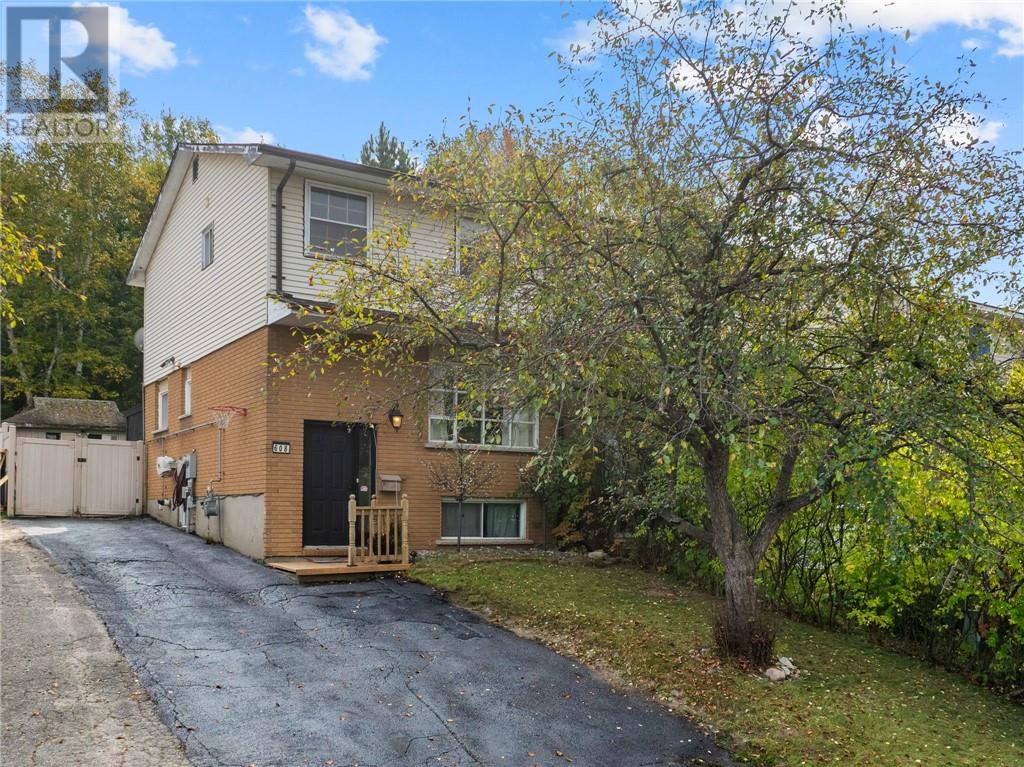 608 Beatrice Cres, Sudbury, ON P3A 5B5