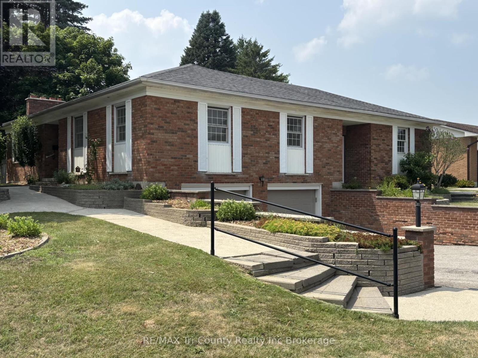 7 Glenridge Rd, Tillsonburg, ON N4G 4J6
