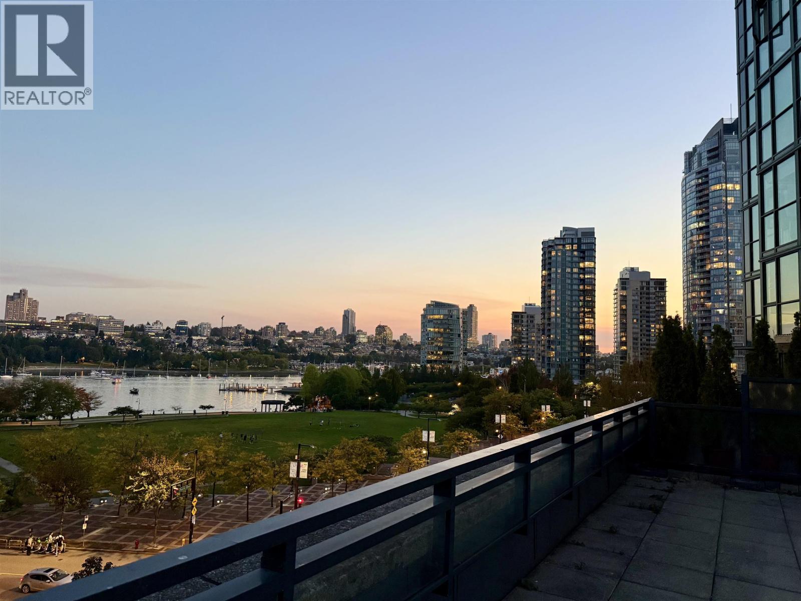 289 Drake Street Unit 706, Vancouver, BC V6B 5Z5