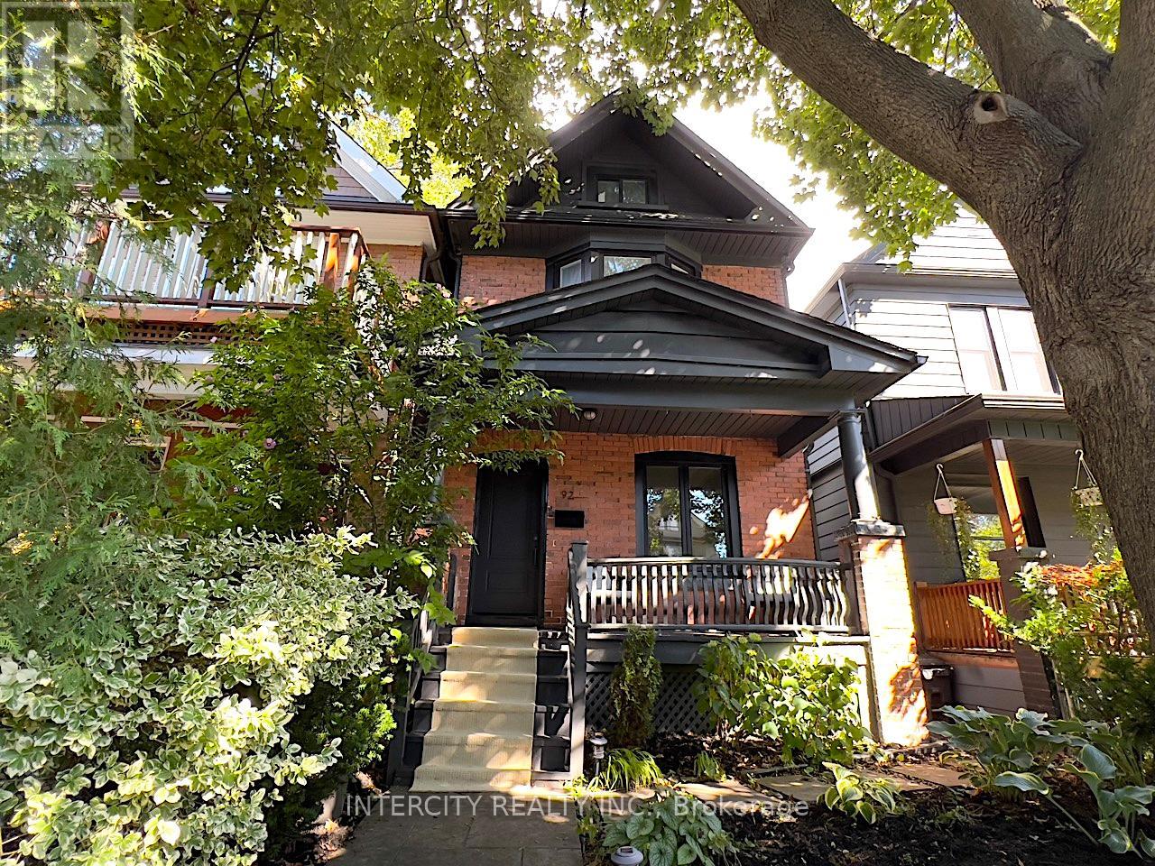 92 Dagmar Ave, Toronto, ON M4M 1W2