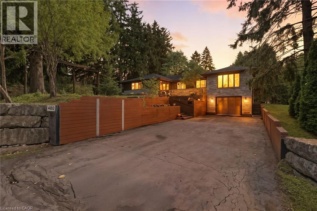 480 Golf Links Rd, Hamilton, ON L9G 2N7