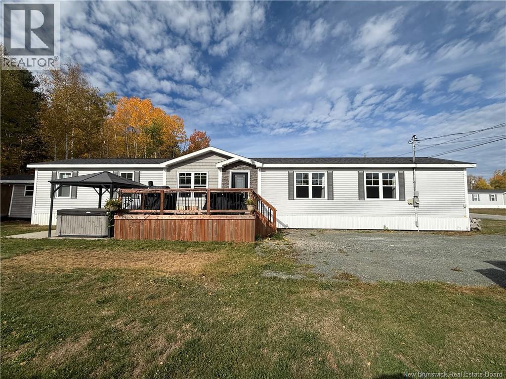28 Olivia St, Miramichi, NB E1V 0K5