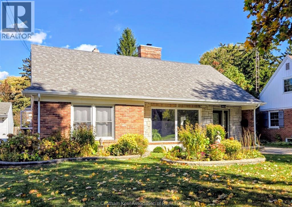 229 Elizabeth St, Chatham, ON N7L 2Y6