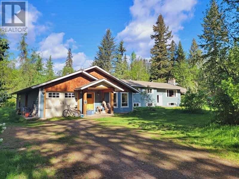 121 Brookfield Rd, Clearwater, BC V0E 1N2