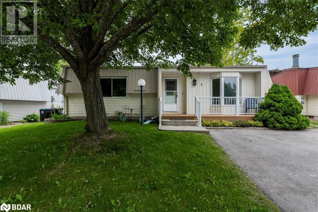 3 Comforts Cv, Innisfil, ON L9S 1S3