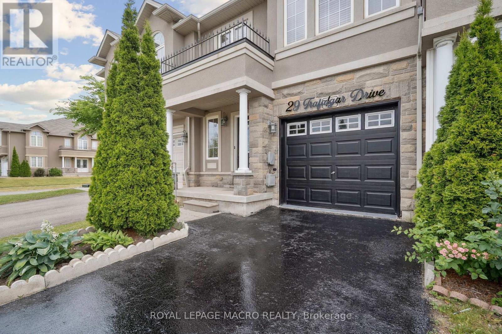 29 Trafalgar Dr, Hamilton, ON L8J 2V7