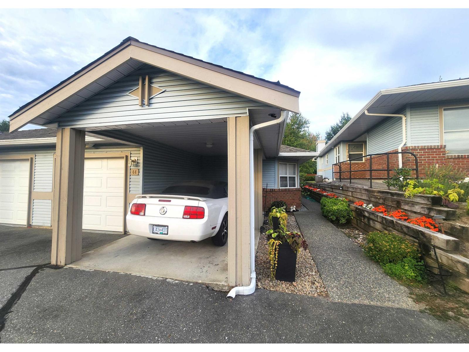 8889 212 Street Unit 44, Langley, BC V1M 2E8