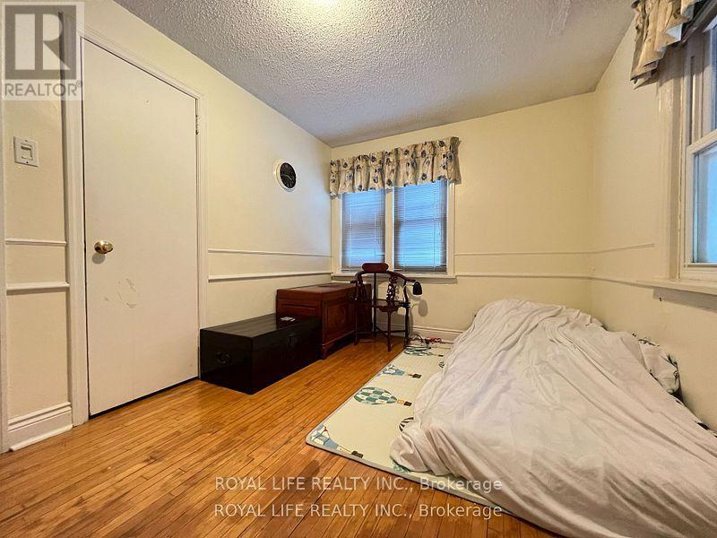 33 Agincourt Dr, Toronto Agincourt South-malvern West, ON M1S 1M5