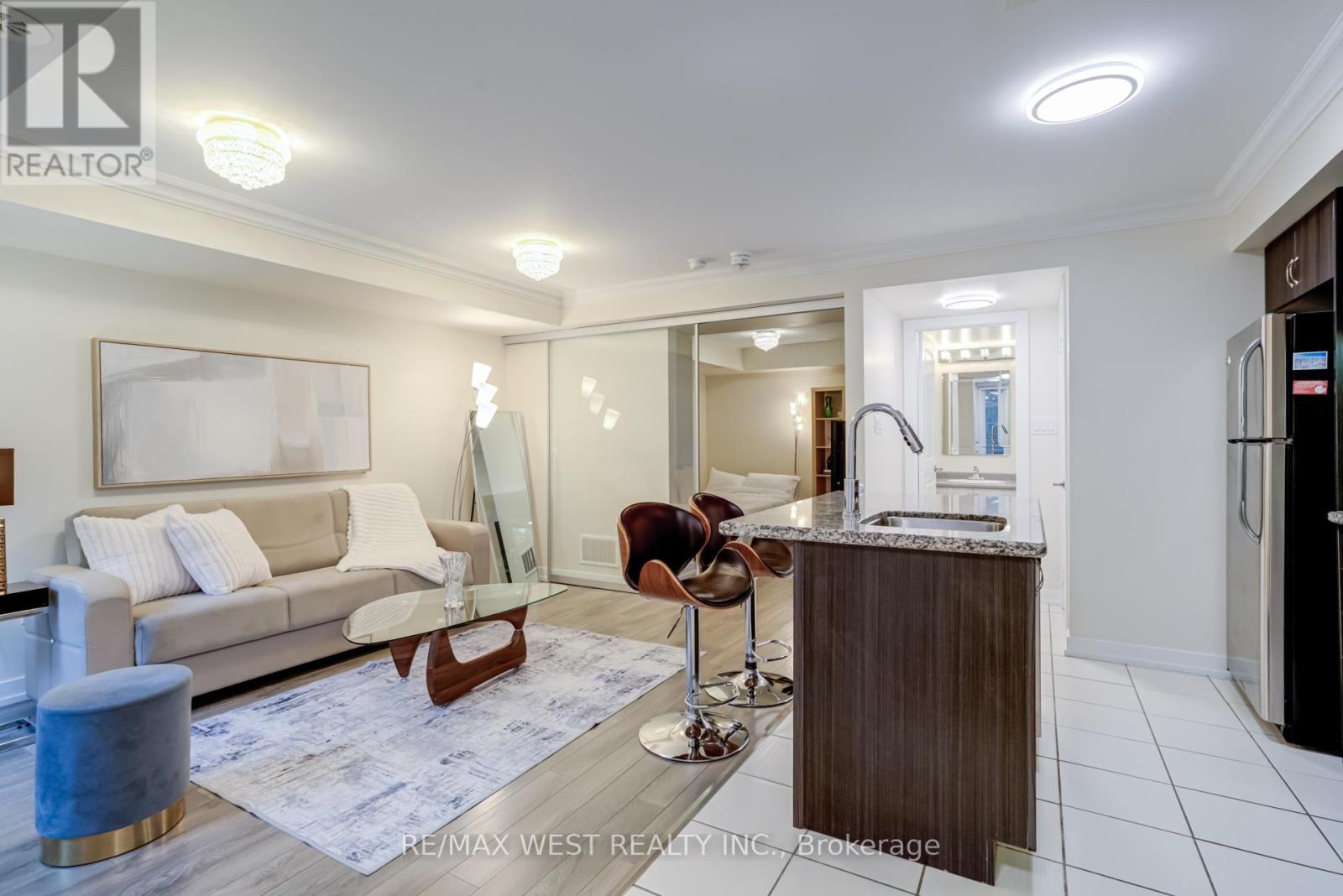 43 2315 Sheppard Ave W, Toronto Humberlea-pelmo Park, ON M9M 0E8