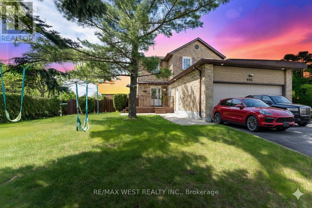 991 Mannington Ln, Mississauga, ON L4W 3X6