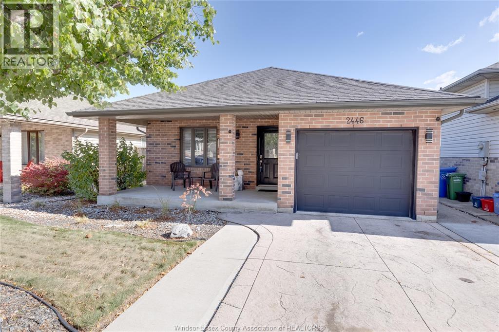 2446 Gatwick Ave, Windsor, ON N8P 1Y7