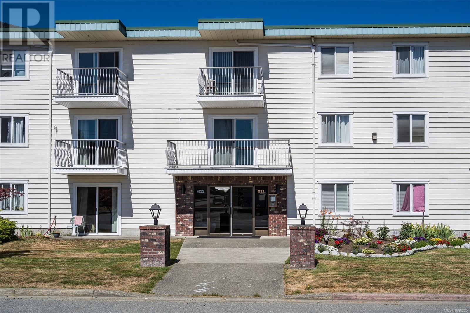 611 Macmillan Dr Unit 106 Dr, Sayward, BC V0P 1R0