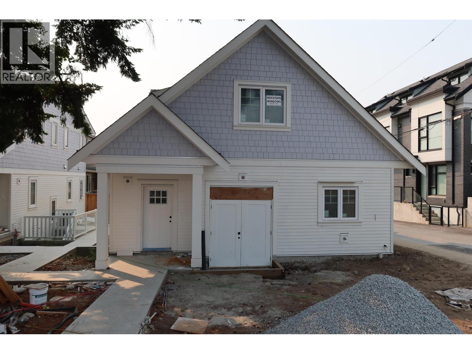 970 Park Dr, Vancouver, BC V6P 2J4