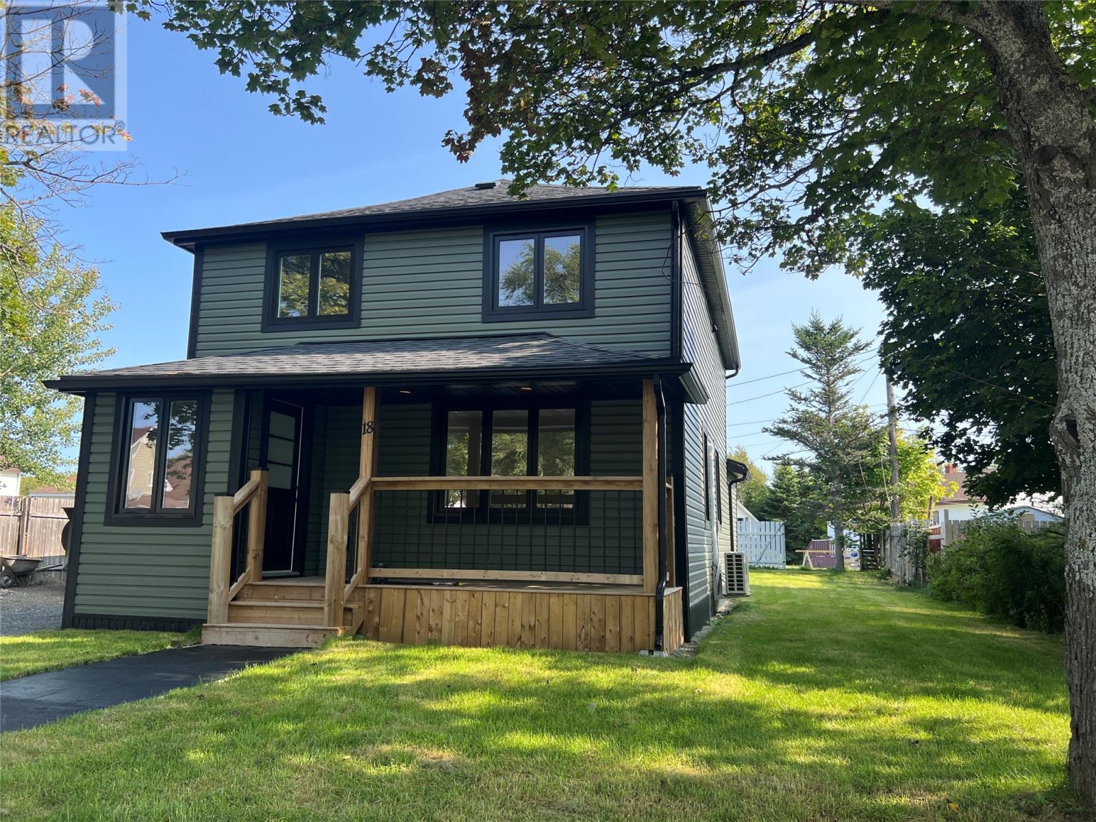 18 Third Ave, Grand Falls-Windsor, NL A2A 1E4