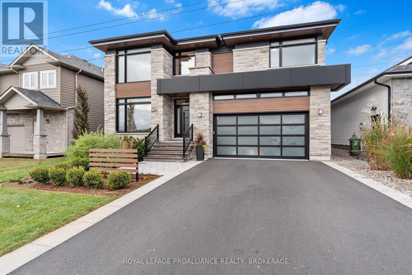 832 Windermere Dr, Kingston, ON K7P 0N5