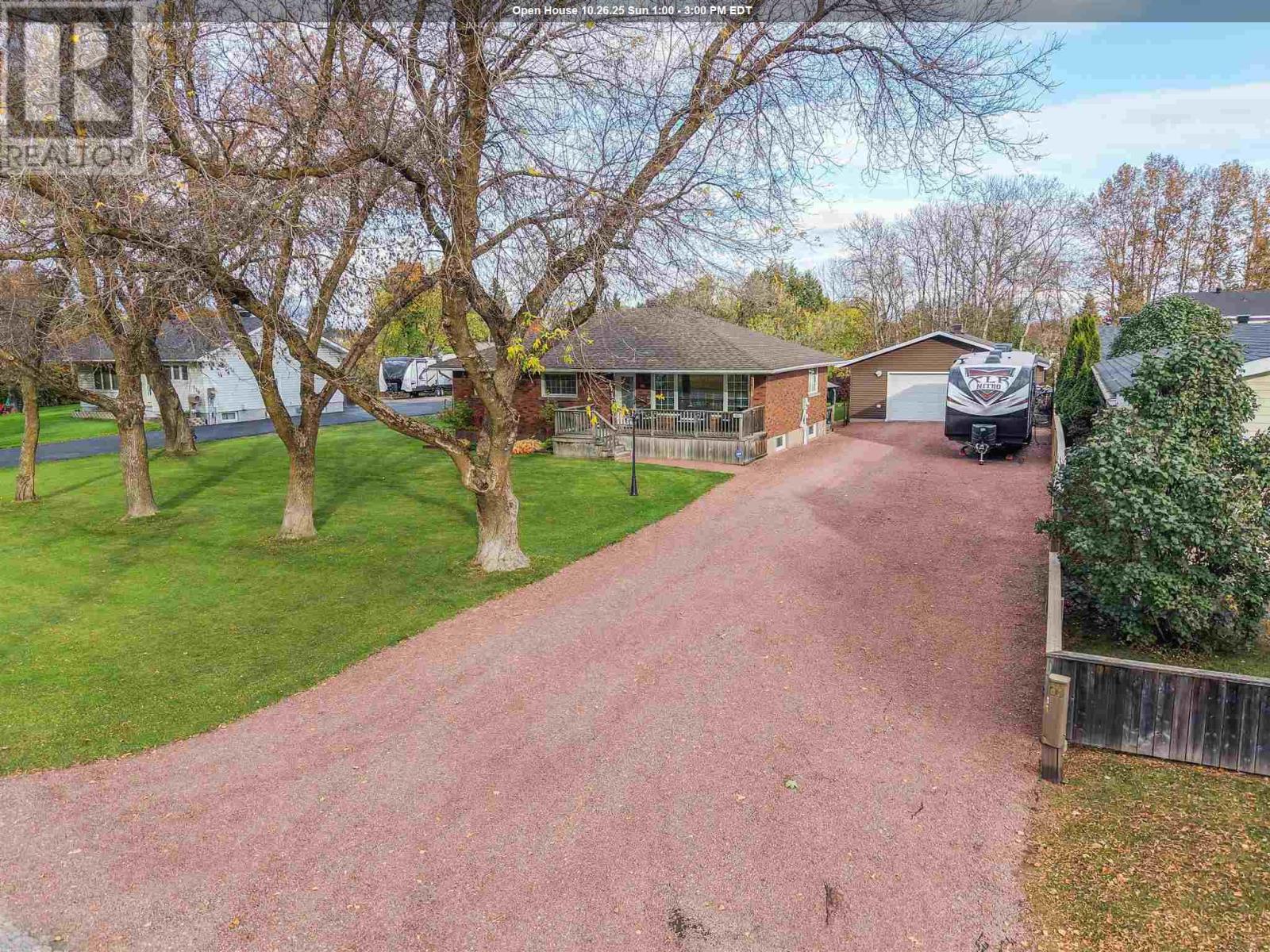 102 Roosevelt Ave, Sault Ste. Marie, ON P6C 5M4