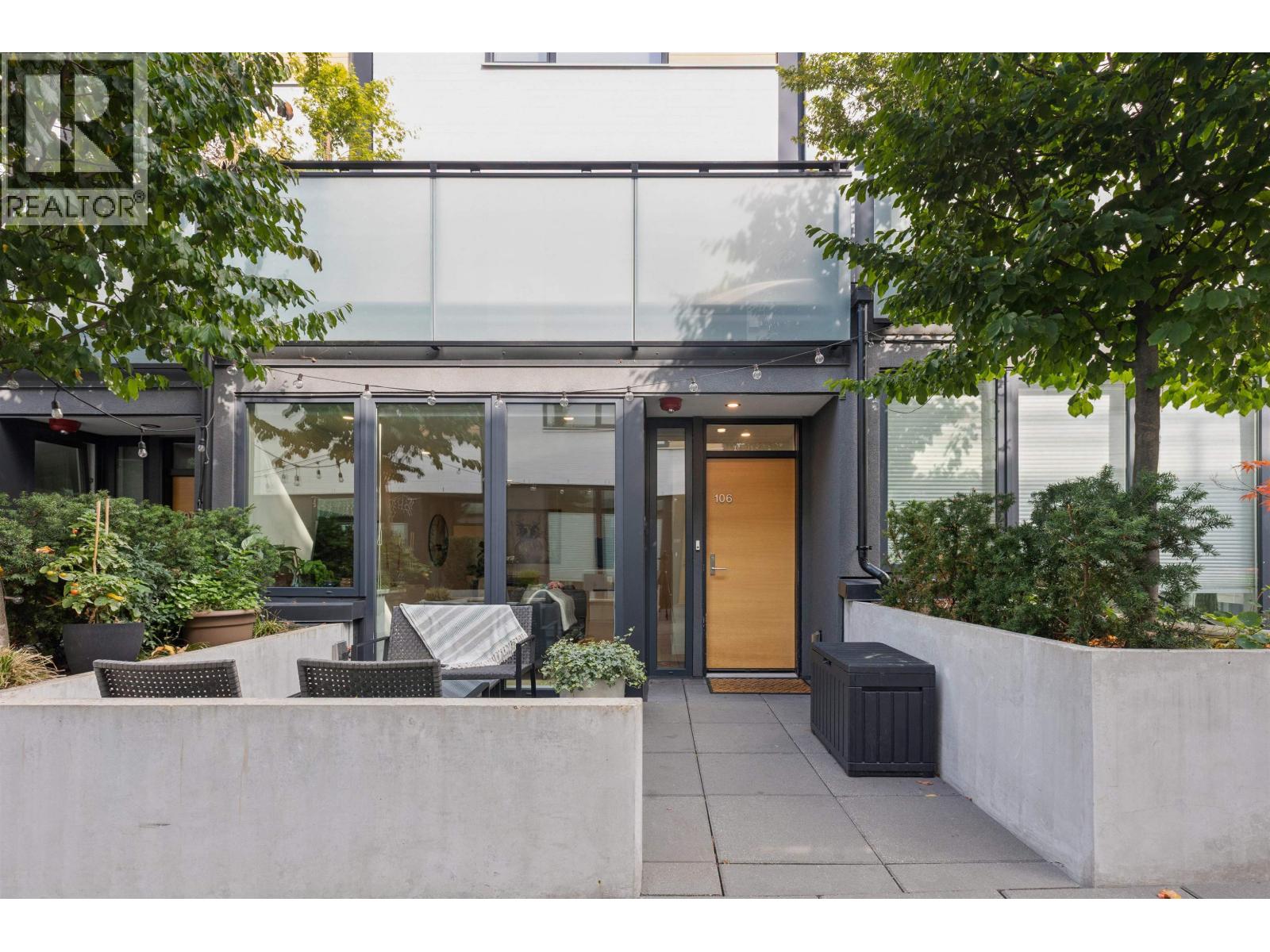 649 E 3rd Street Unit 106, North Vancouver, BC V7L 1G6