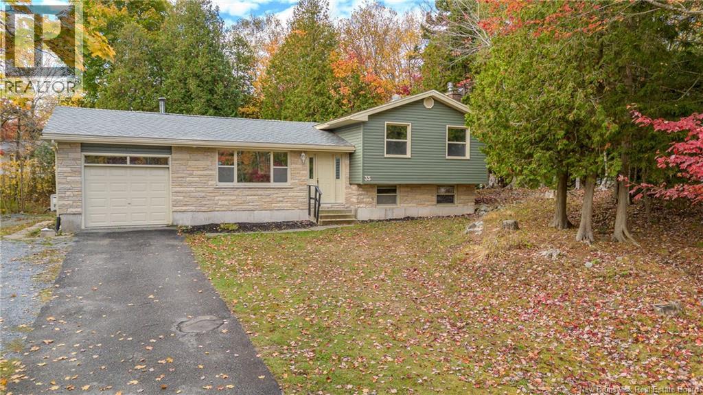 35 Highland Ave, Rothesay, NB E2E 5N1