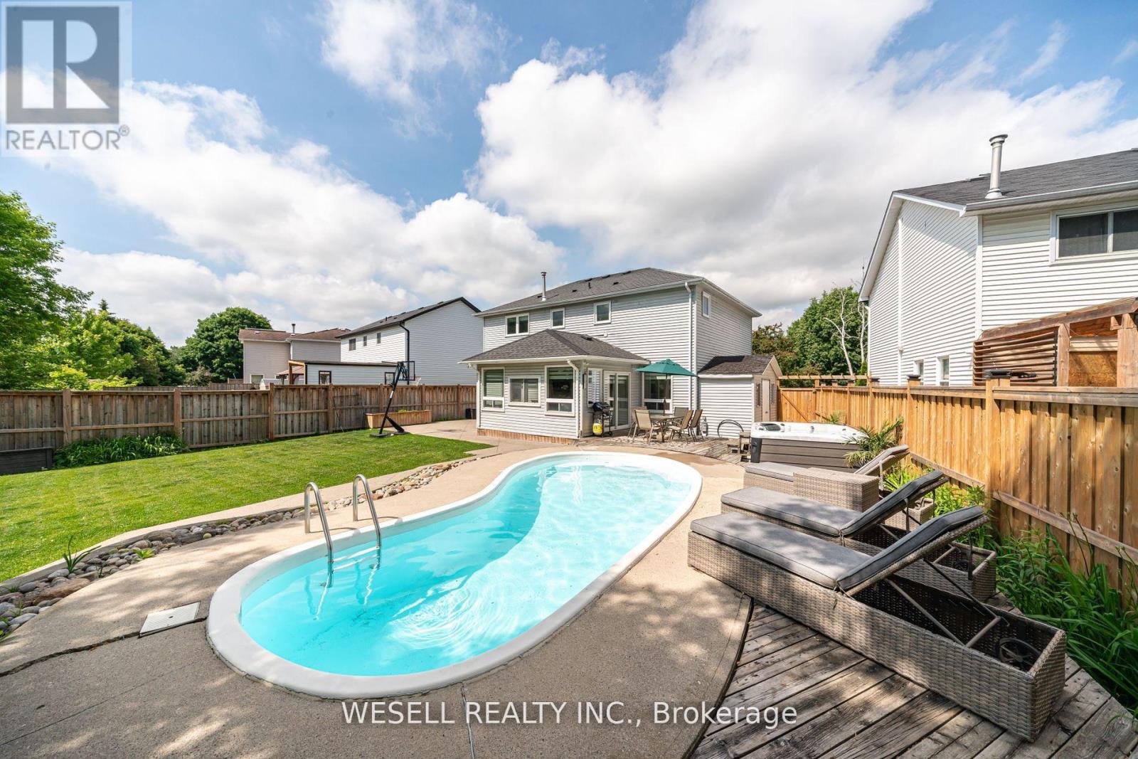 1879 Ashwood Ave, Innisfil, ON L9S 1W1