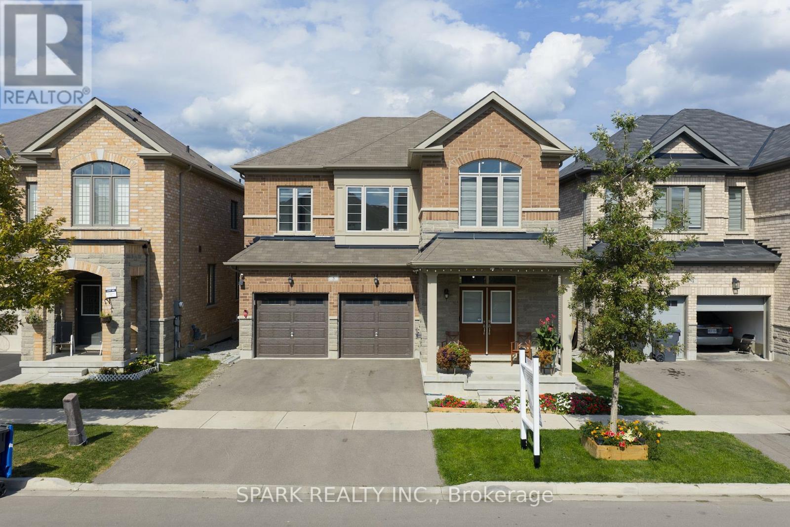 5 Boathouse Rd, Brampton, ON L7A 5B4