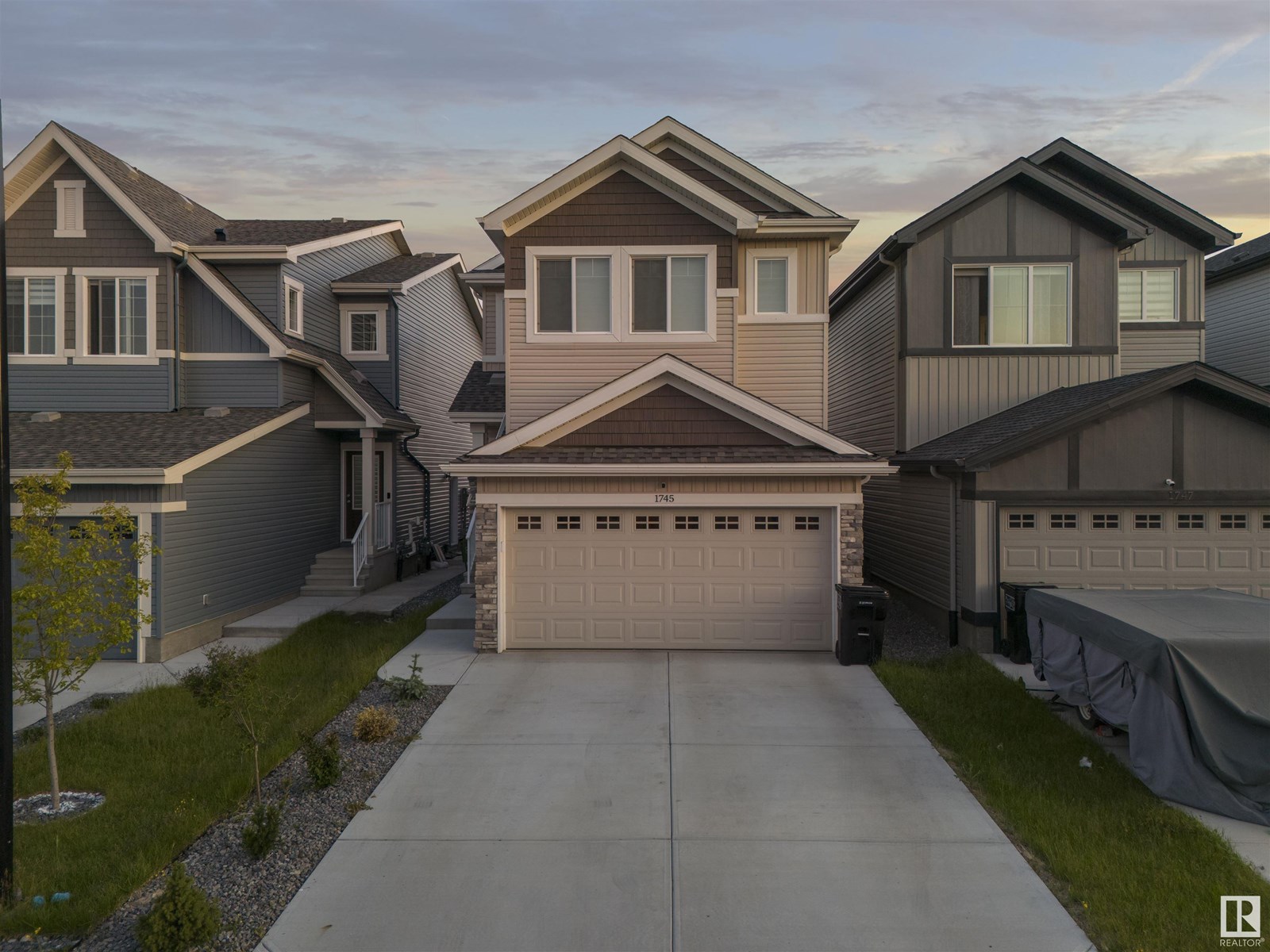 1745 Erker Way NW, Edmonton, AB T6M 1J2