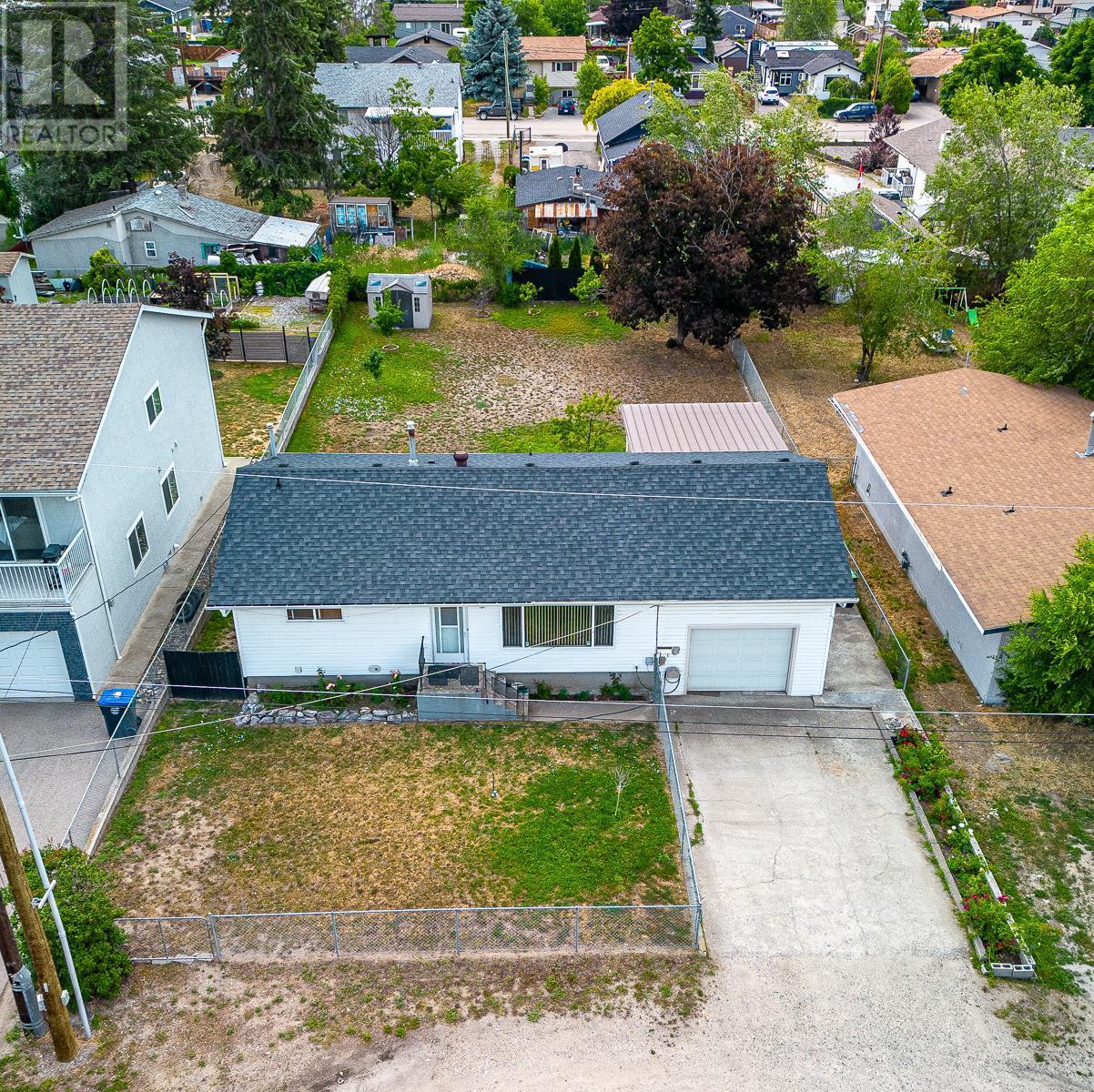 390 Asher Rd, Kelowna, BC V1X 3H7