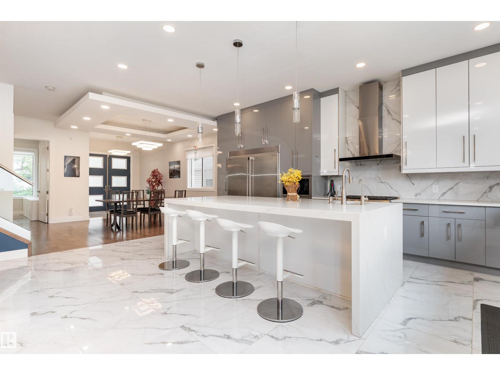 106 St Nw Unit 7306, Edmonton, AB T6E 4V8