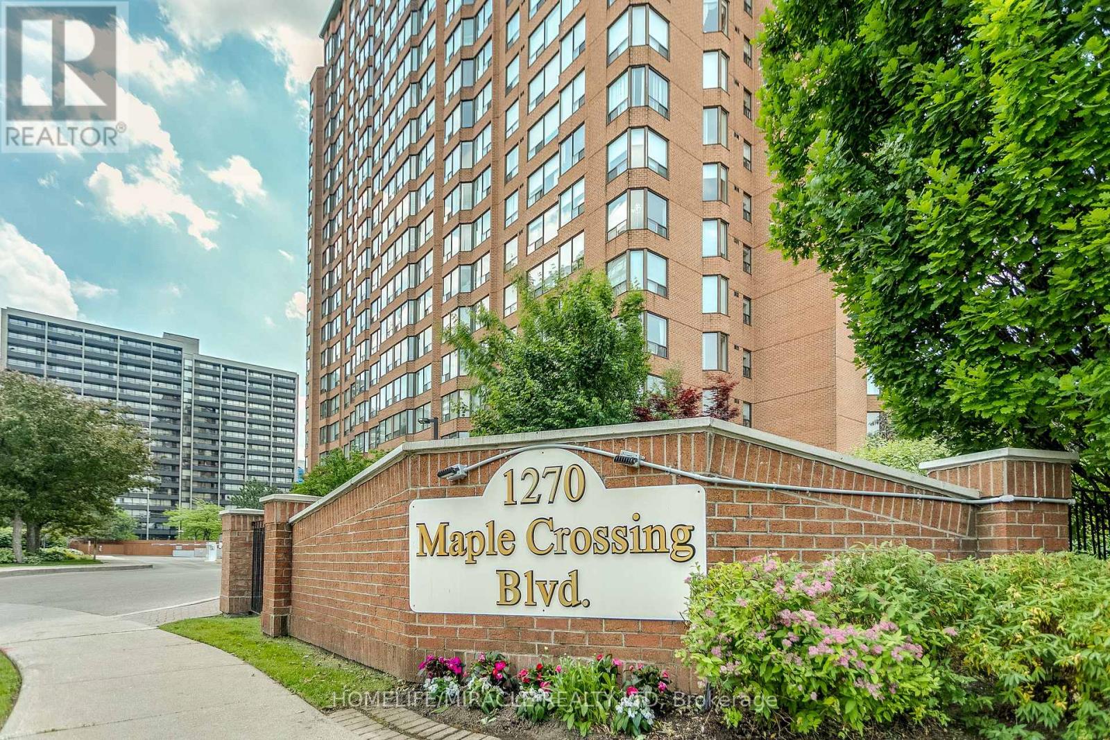 304 1270 Maple Crossing Blvd, Burlington, ON L7S 2J3