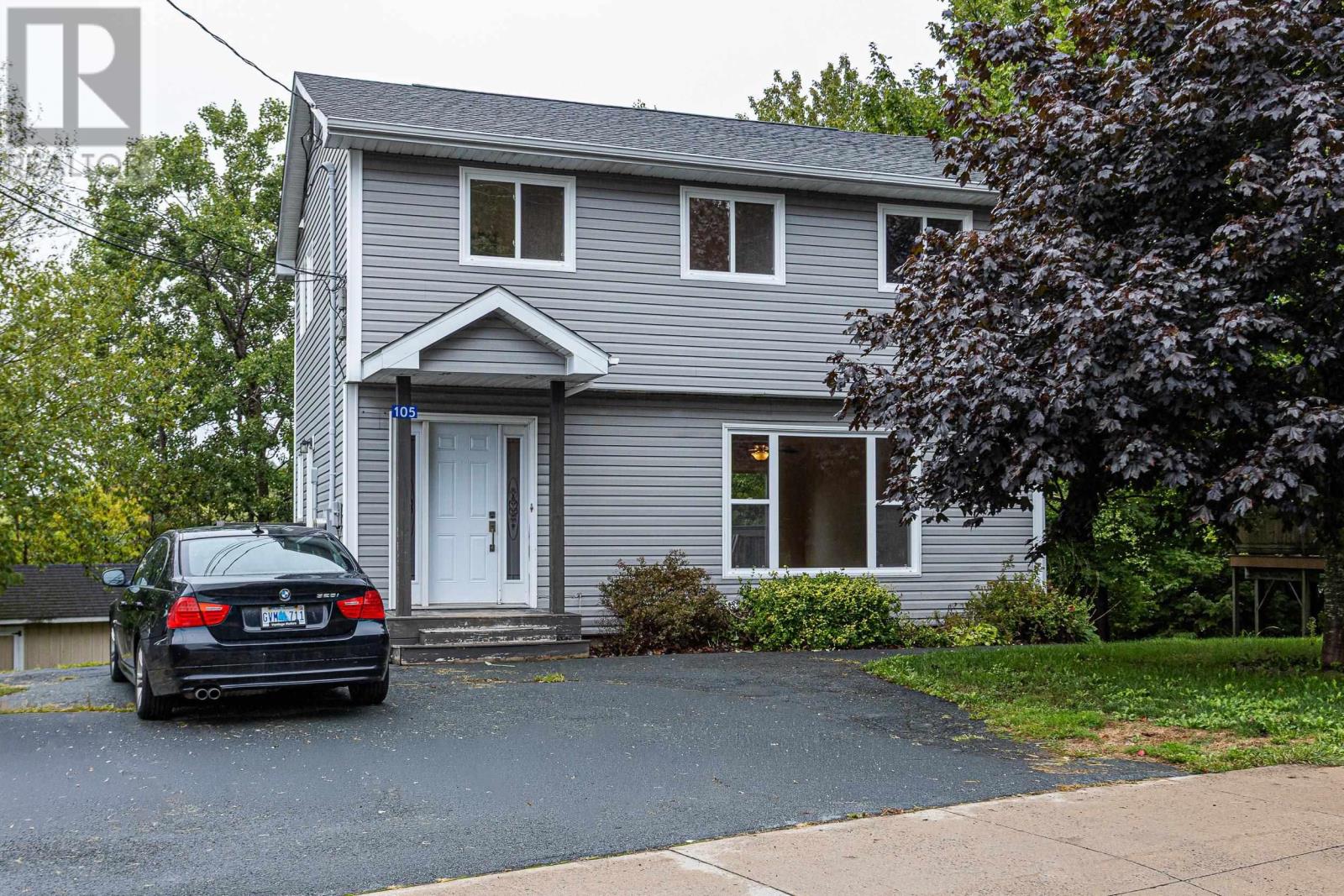 105 Smokey Dr, Lower Sackville, NS B4C 3B5