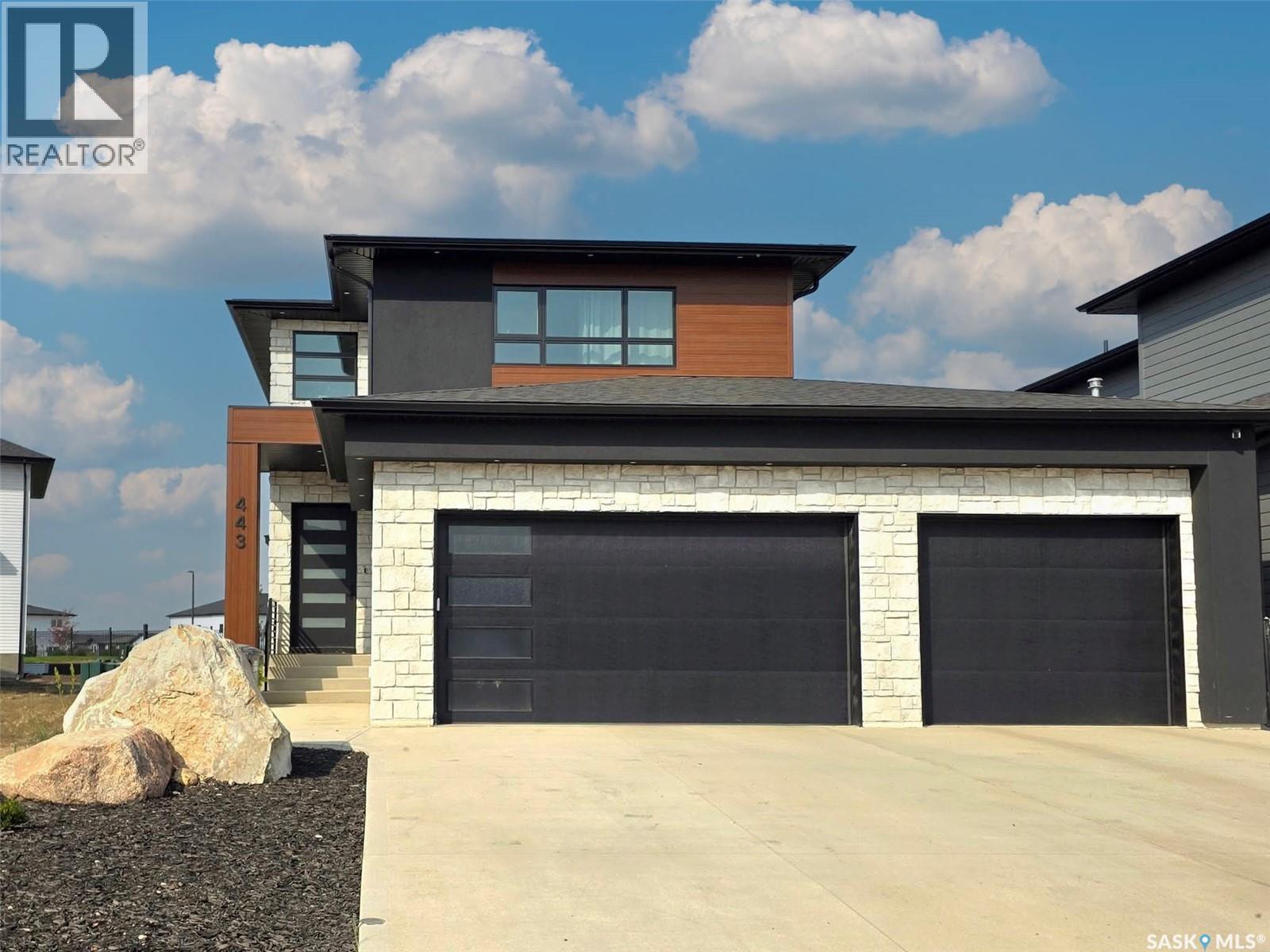 443 Woolf Bnd, Saskatoon, SK S7W 1E4