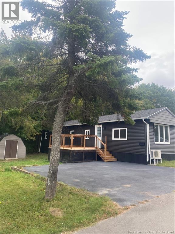 21 Cascade Ave, Moncton, NB E1E 2J8