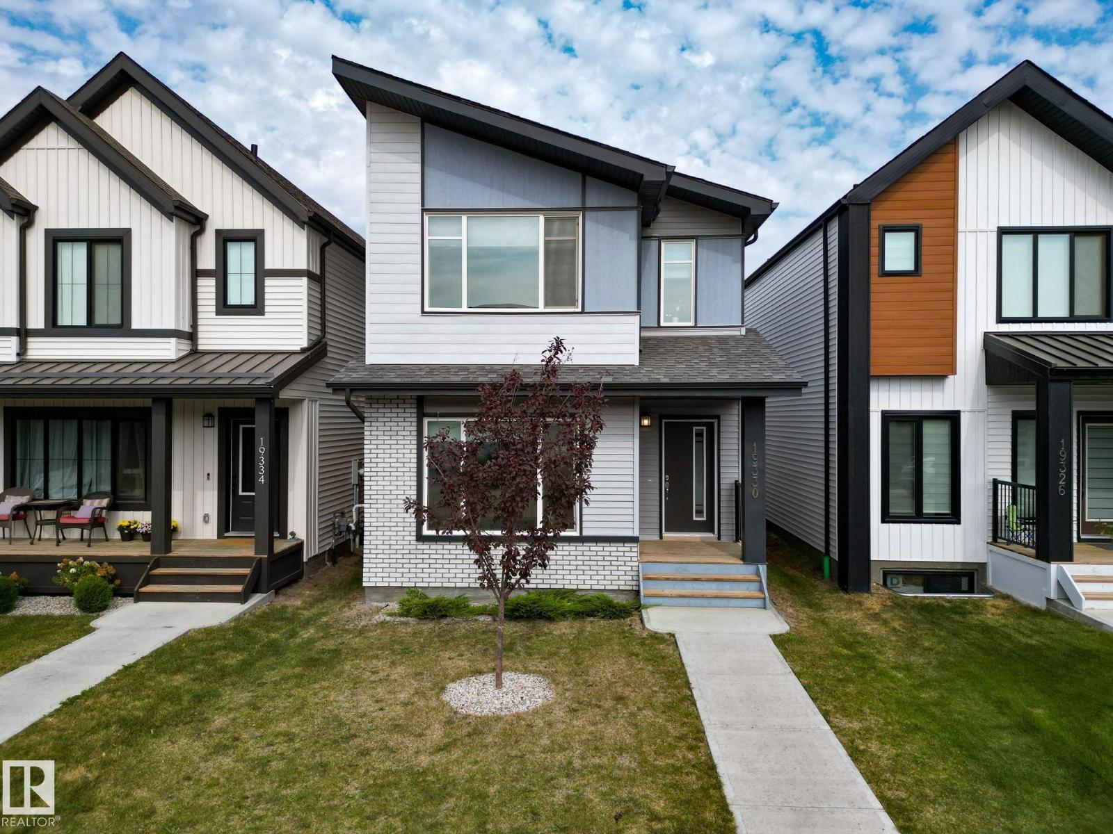 26 Av Nw Unit 19330 #a, Edmonton, AB T6M 1L2