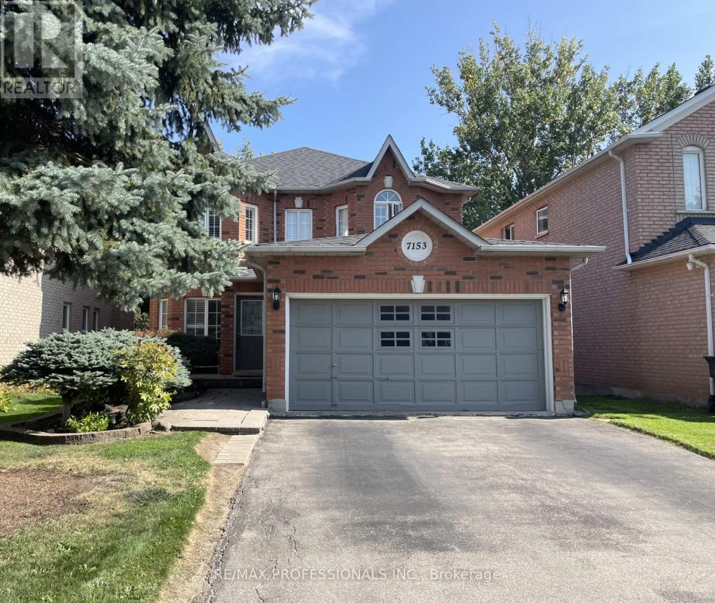 7153 Waldorf Way, Mississauga, ON L5N 7R3