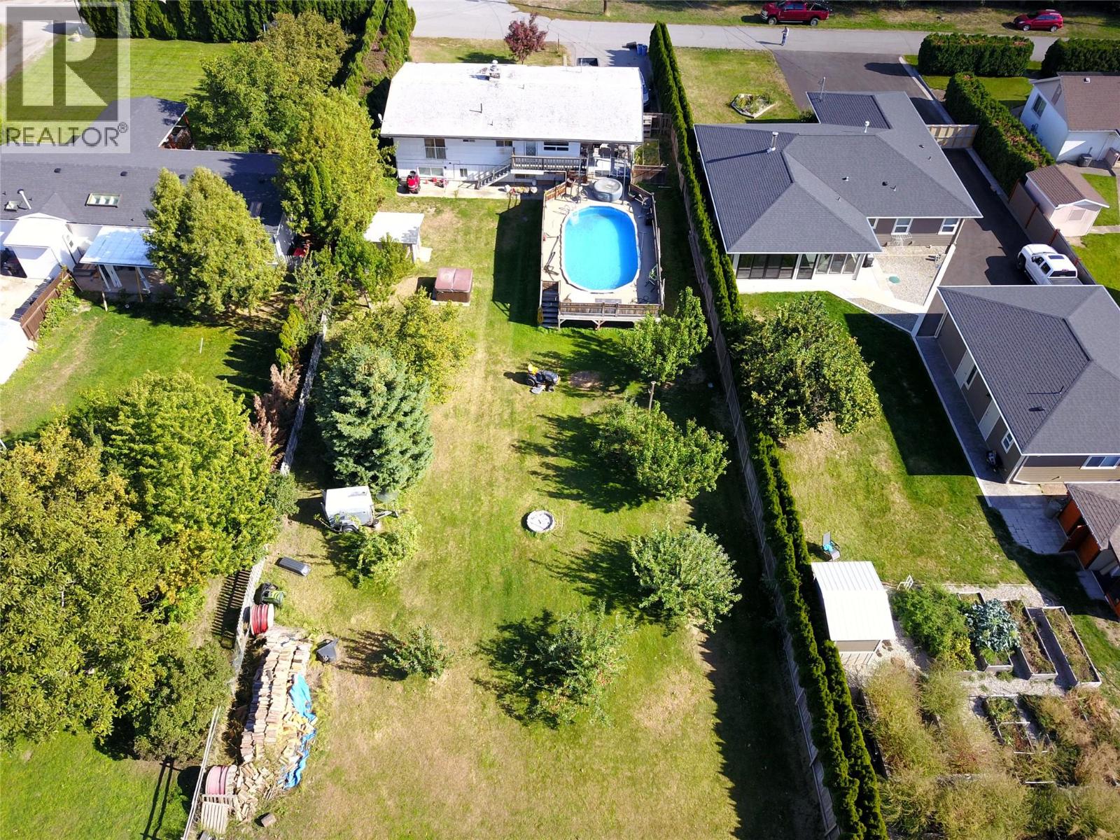 5246 Haynes Rd, Oliver, BC V0H 1T1