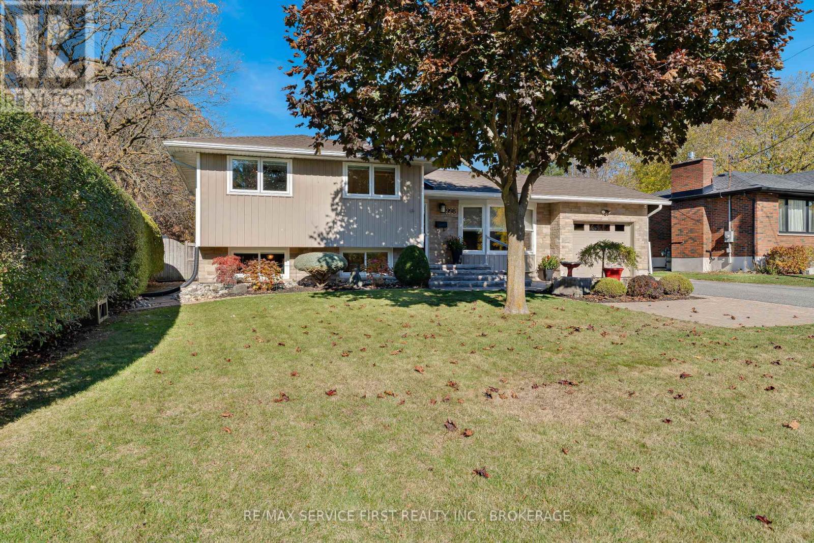 998 Woodbine Rd, Kingston, ON K7P 2V9