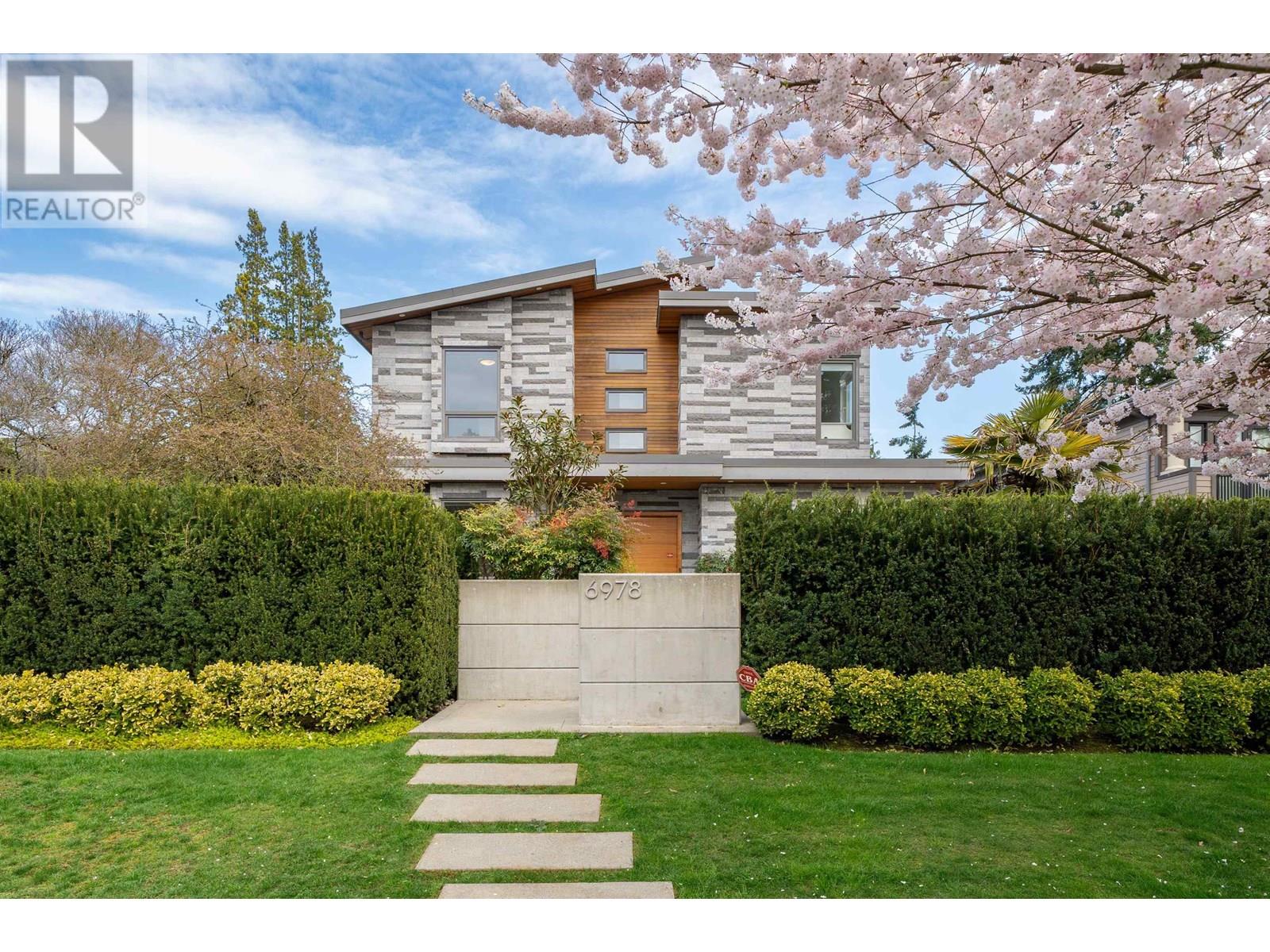 6978 Laurel St, Vancouver, BC V6P 3T7