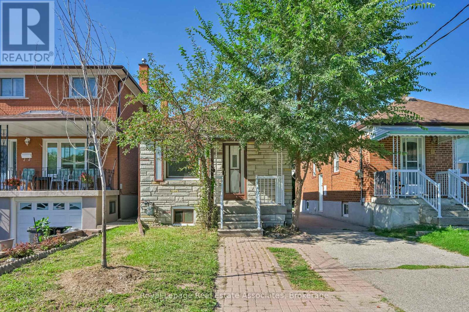 20 East Dr, Toronto, ON M6N 2N7