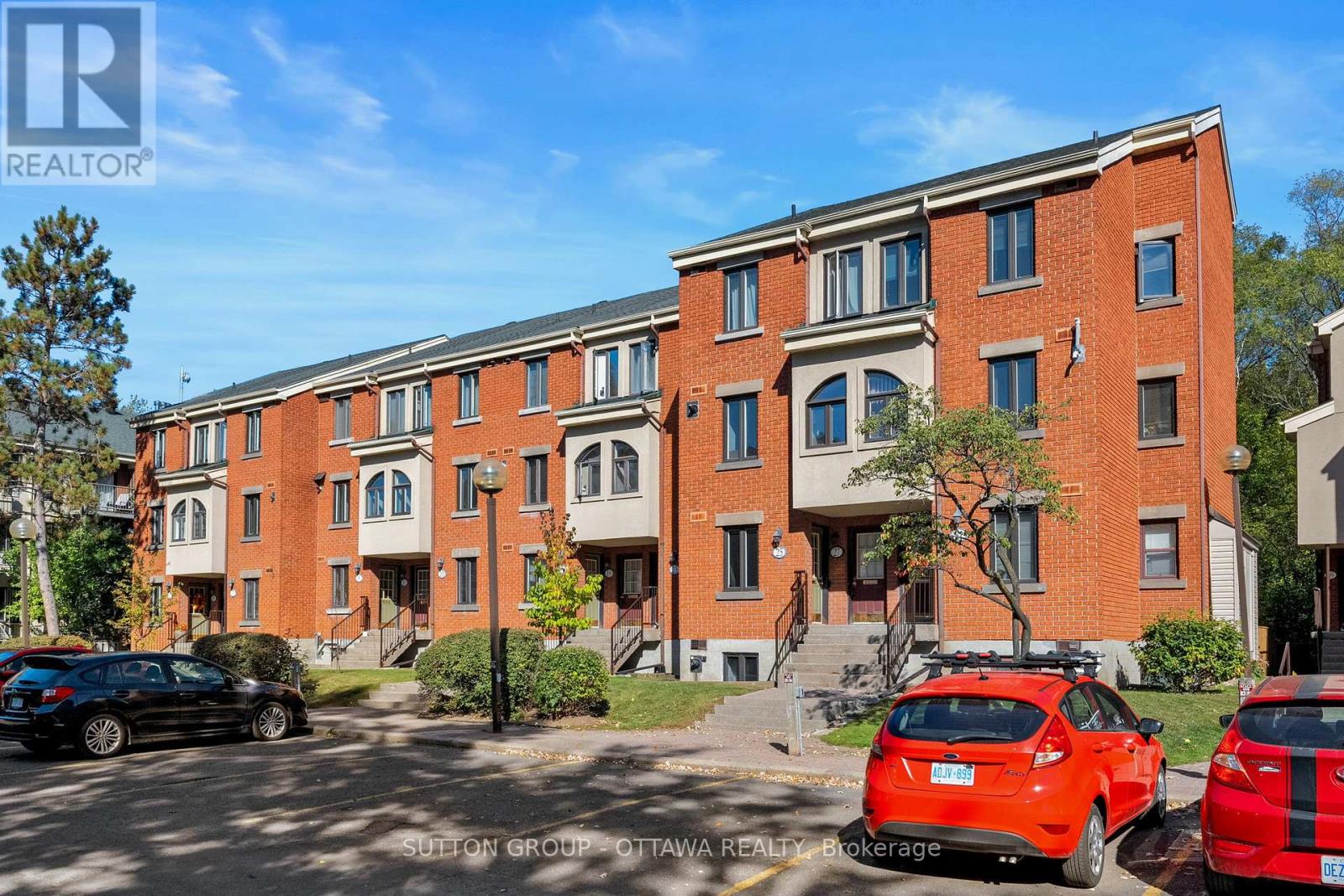 25 Crispin Private, Ottawa, ON K1K 2T7