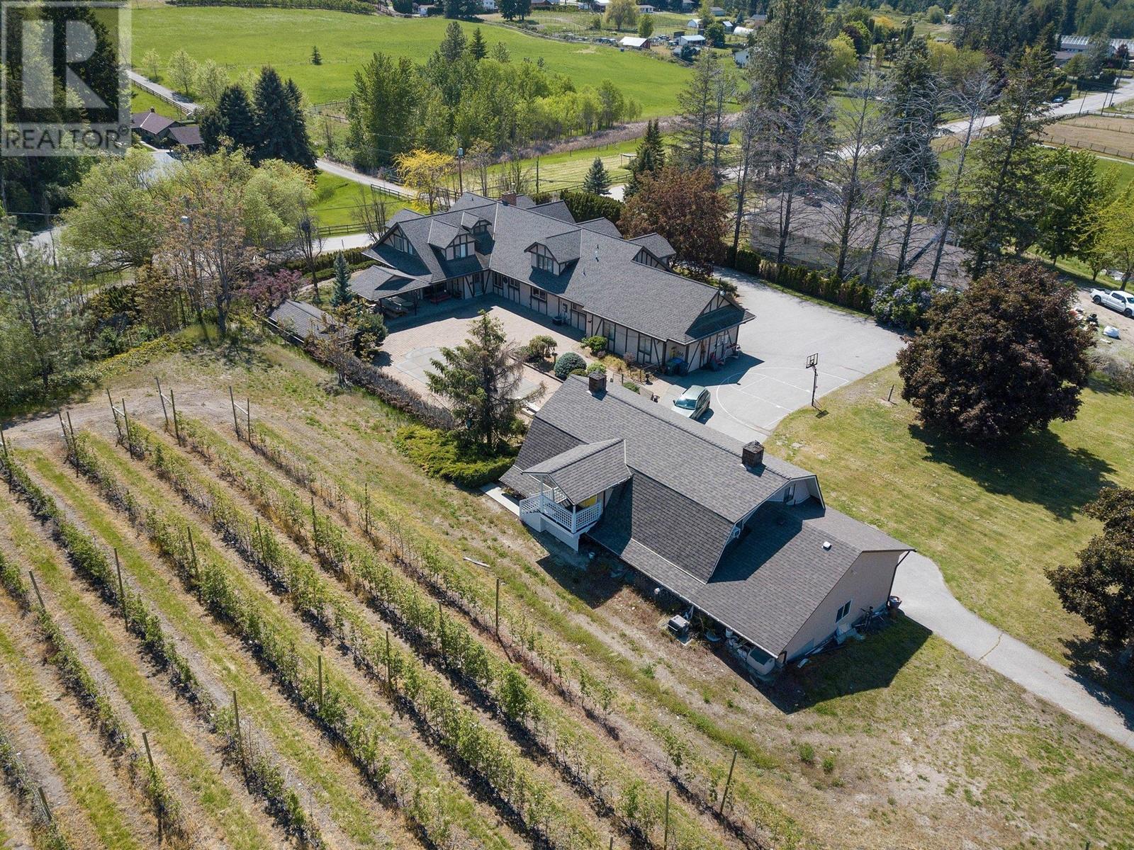 3310 Mathews Rd, Kelowna, BC V1W 4C4