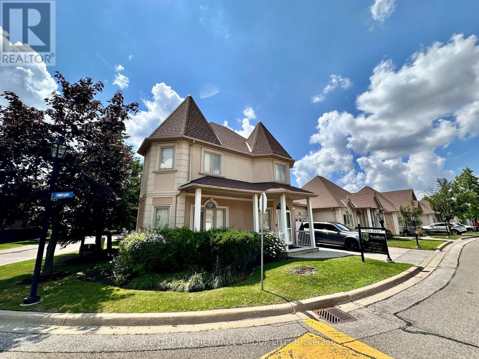 11 1 Tower Gate, Brampton, ON L6P 1C3