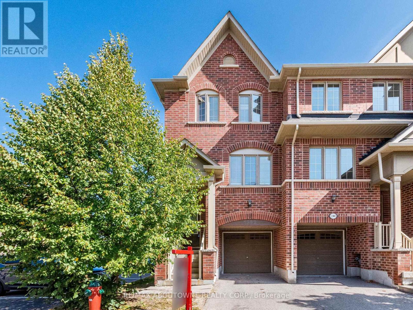 1382 Granrock Cres, Mississauga, ON L5V 0E1
